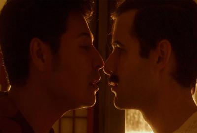 Billy and Tony about to kiss