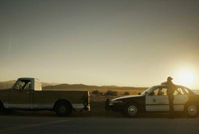 Luna cop pulled truck over on the side of the road