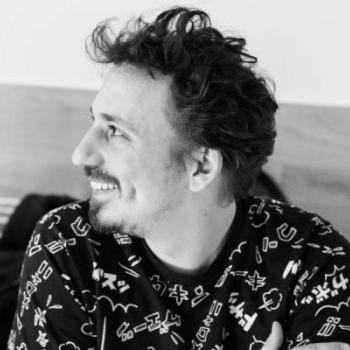 Black & white picture of the director Javier Yañez Sanz